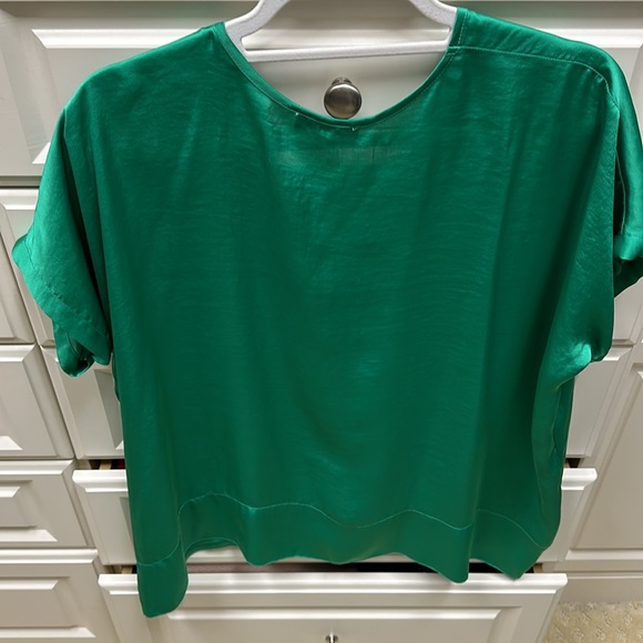 Perfect for St Patrick’s Day!! Emerald green V neck top - Picture 2 of 6